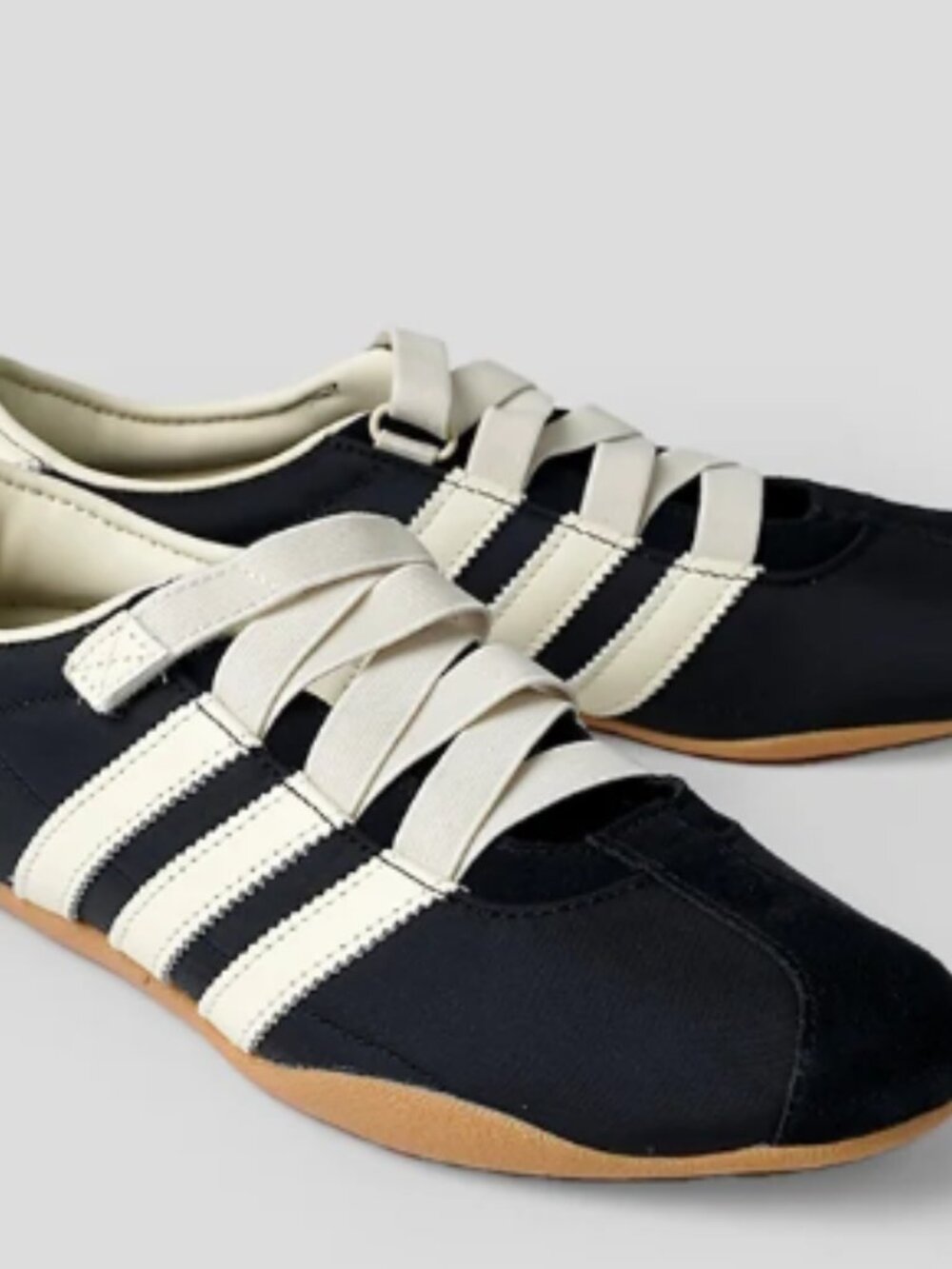NEW Womens Adidas Tokyo MJ Shoe - Core Black / Cream White / Gold Metallic 8M - Picture 3 of 3
